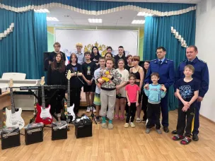 "Да будет музыка звучать"